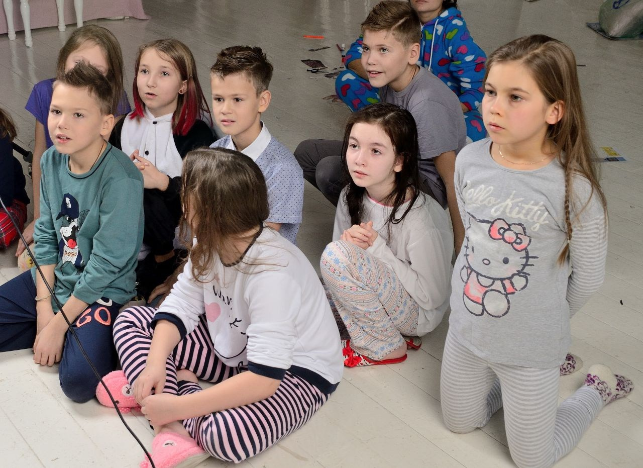 Ведущий + диджей + 1 из 8 моих услуг в подарок!