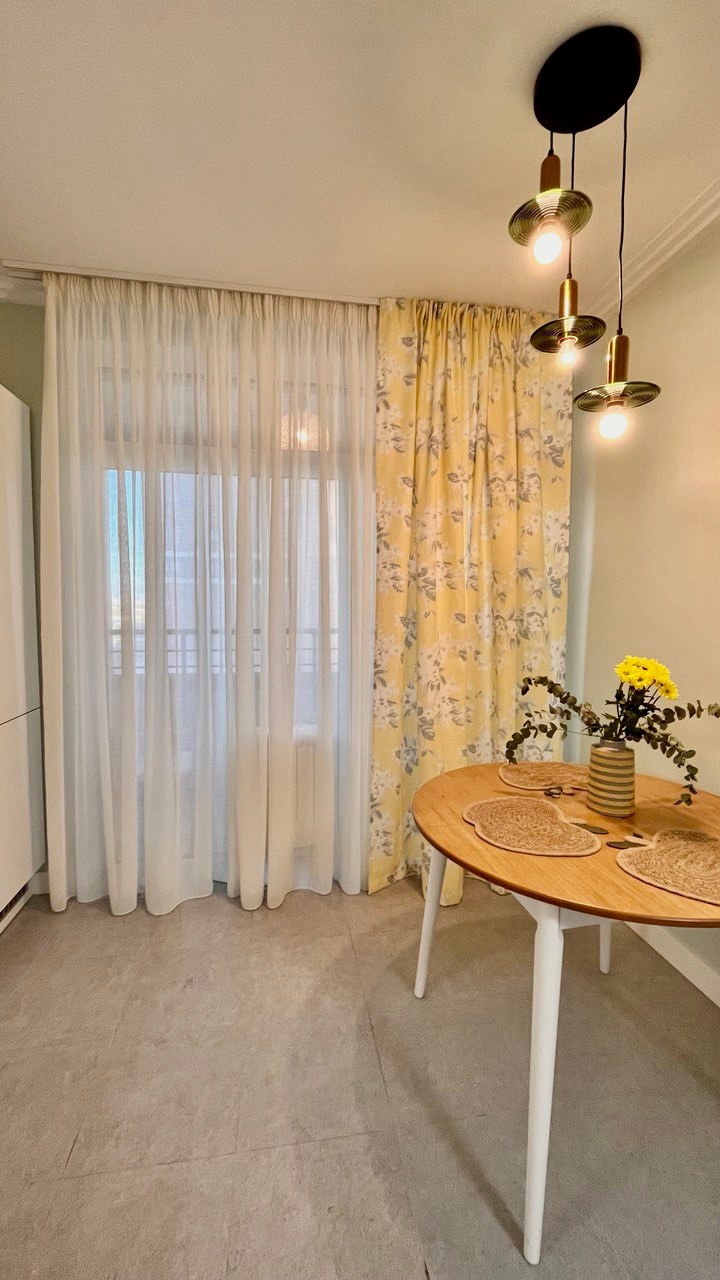 Шторы в кухню. Салон по пошиву штор на заказ по индивидуальным размерам