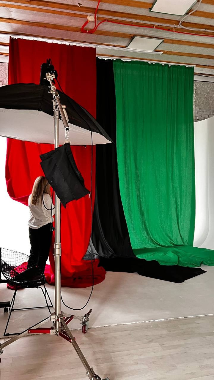 Фотостудия в центре СОЧИ, рядом с ТЦ МореМолл, все для фото и видео. Семейный фотограф в Сочи Лара Salut