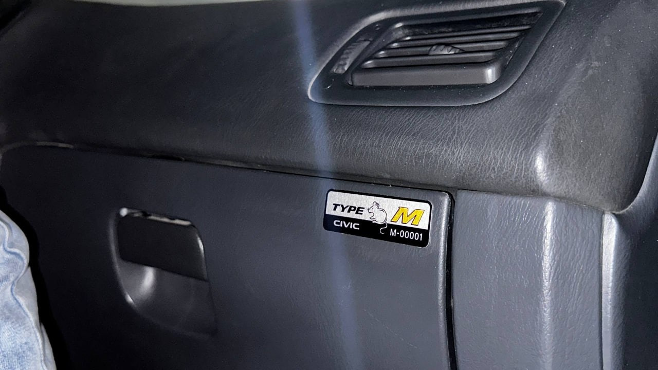 Honda Civic VI: безупречная серая мышка