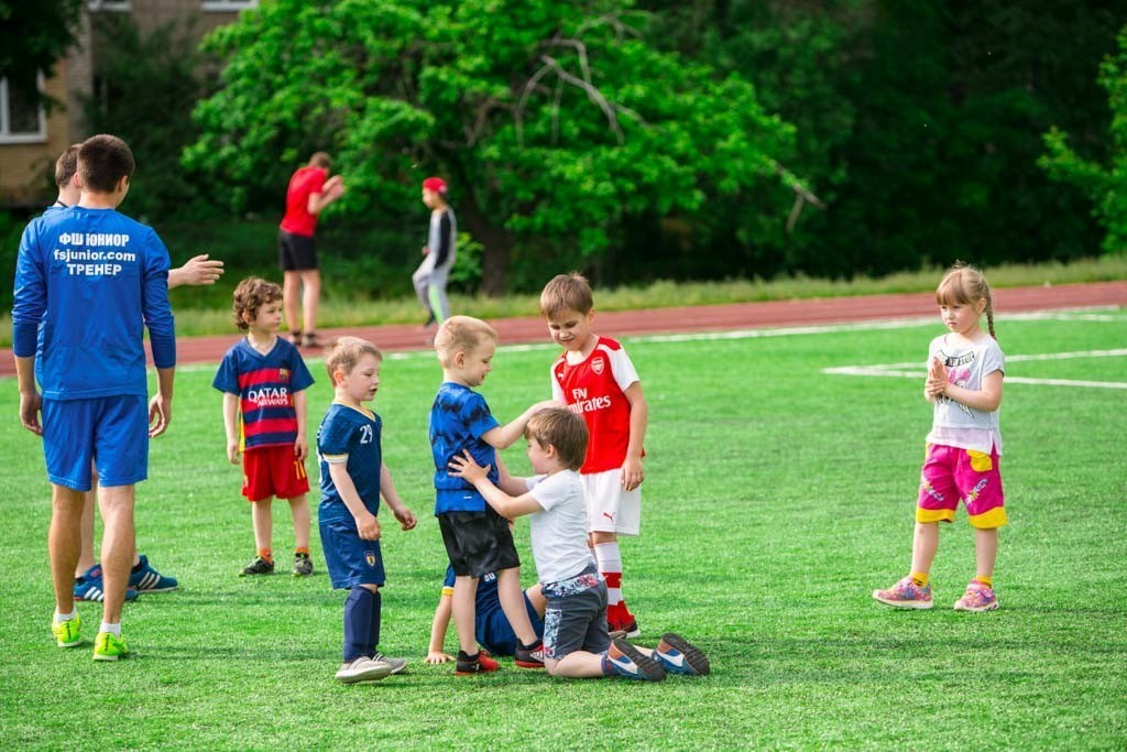 Футбольная школа «Юниор». Выпускные альбомы и школьный фотограф в Подольске, Троицке, Щербинке, Москве и Московской области
