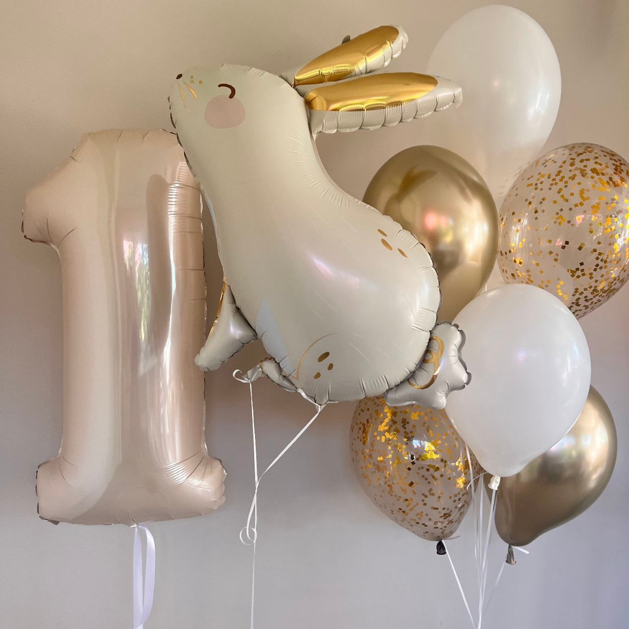 Balino prvi rodendan dostava balona Novi Sad dostava balonaBeograd. Шары с гелием, фотозоны Нови Сад Белград. Balone i dekoracije od balona Novi Sad Beograd