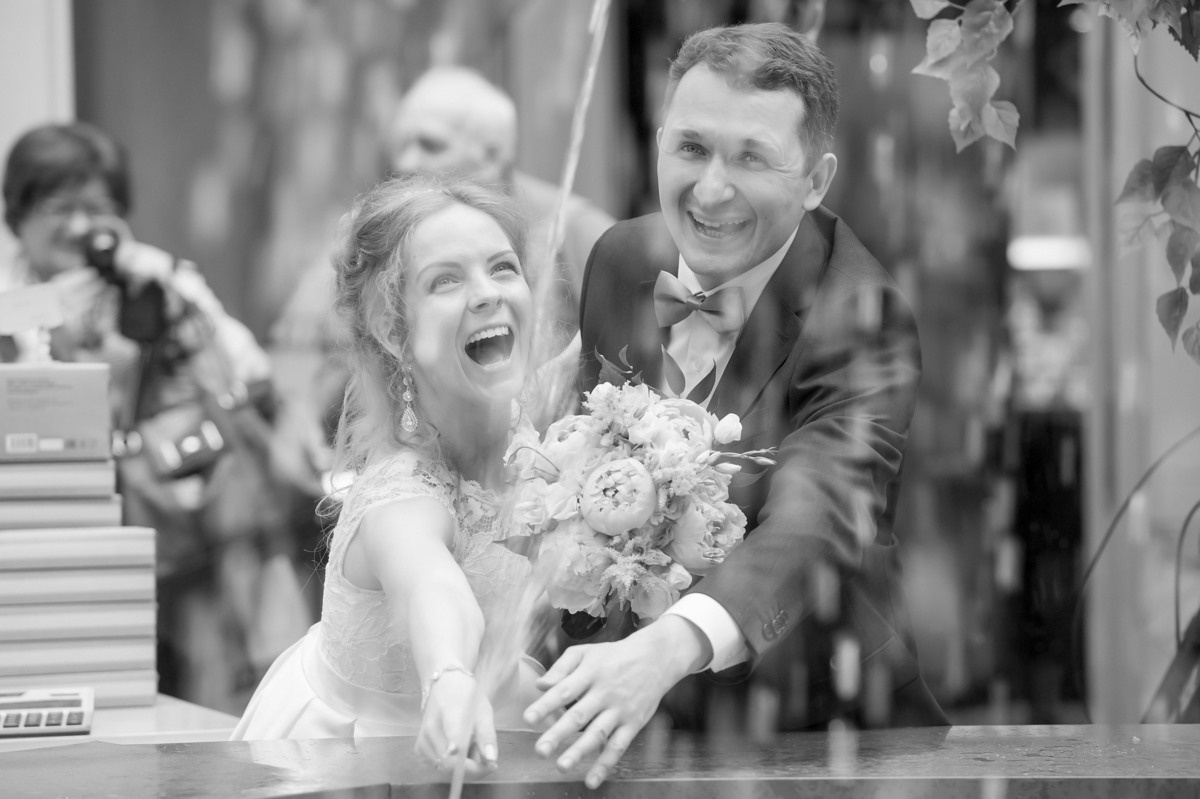 Профессиональная свадебная фотосессия в Москве и московской области. Выпускные альбомы. Частные съемки