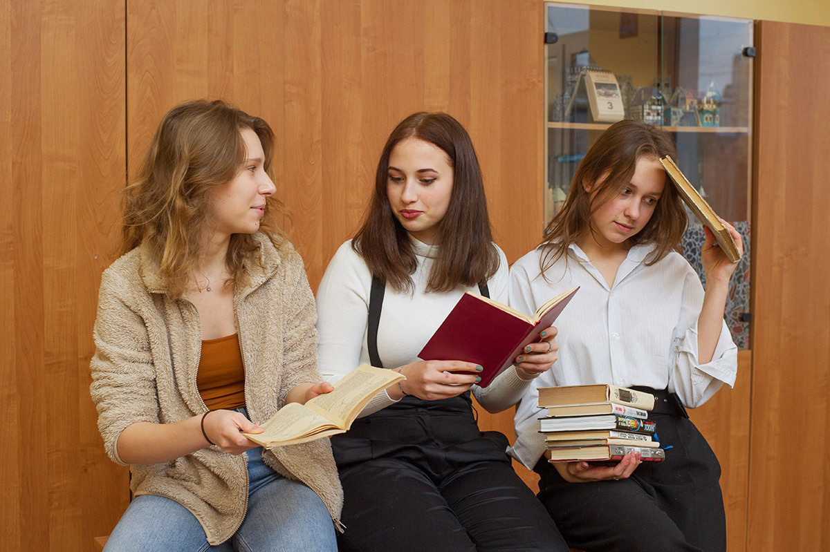Школьные съемки для выпускных альбомов 1, 4, 9,11 классов. Выпускные альбомы. Частные съемки