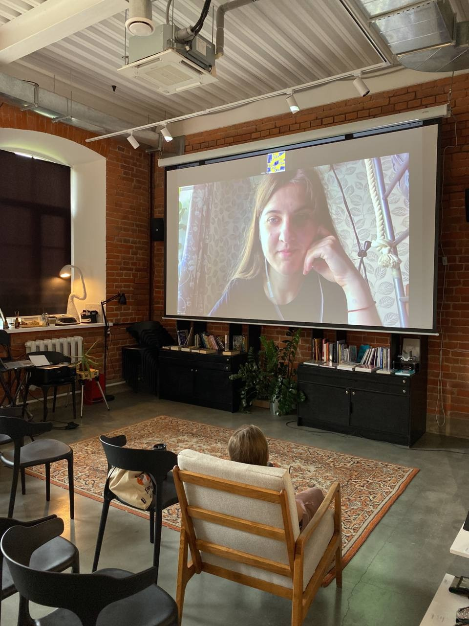 Печать малотиражки вне столиц, 5 августа 2023, фестиваль Зин-Зин, Хабаровск. Лера Круглова