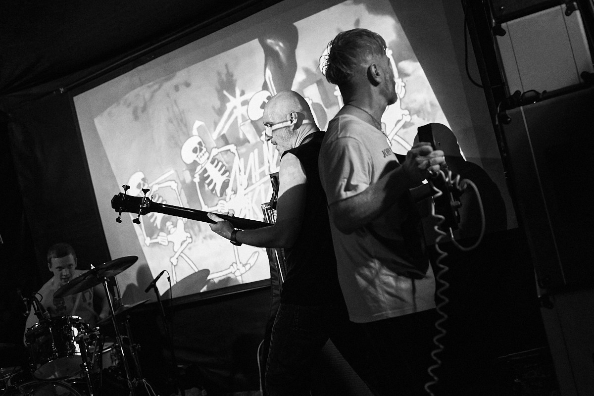 Сожитель, Смерть На Пляже, Линия Бикини, Выродок, Мразь. Иван Кобяков