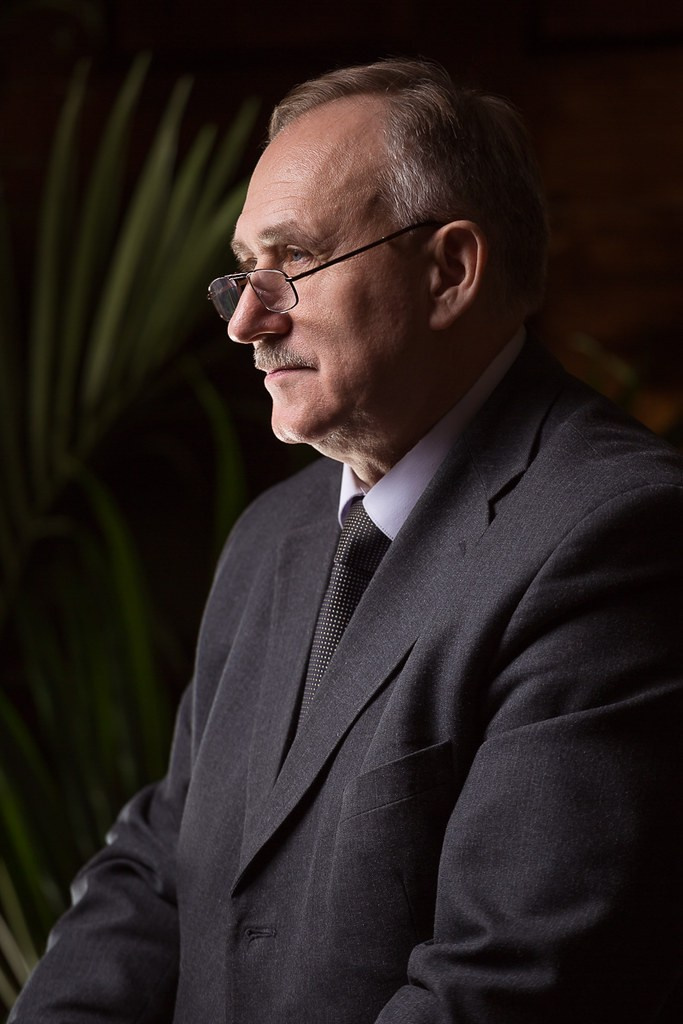 Бизнес портрет. Рекламный, предметный, репортажный, семейный фотограф и художник в Москве