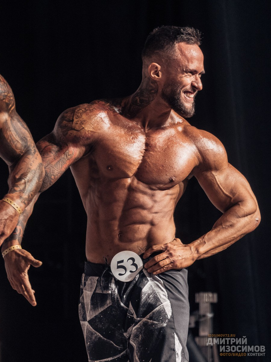 Соревнование по бодибилдингу