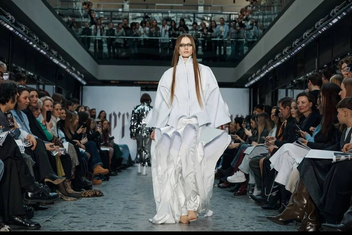 TM young. Модельная школа для детей и взрослых TOP MODEL FAMILY в Санкт-Петербурге