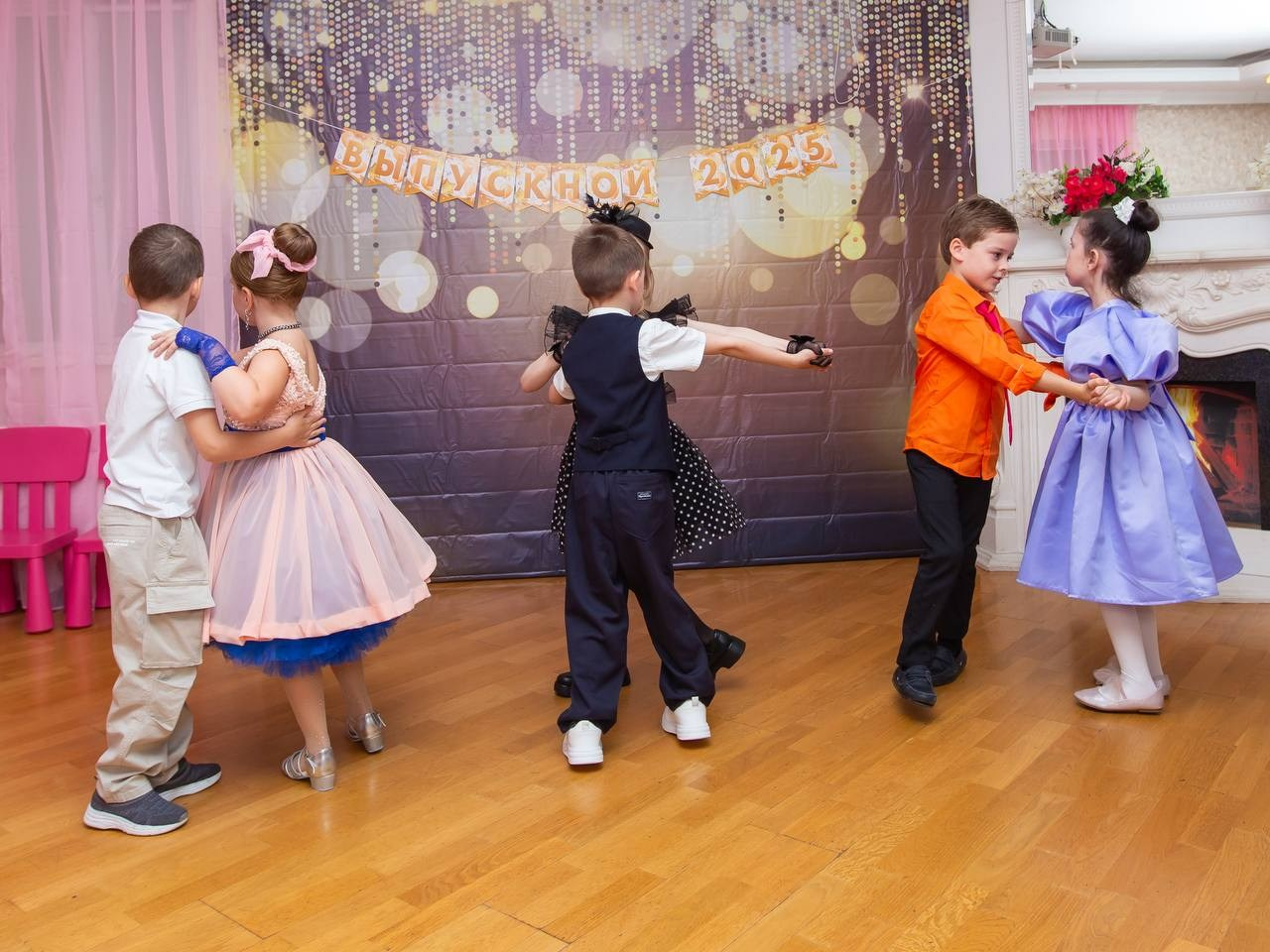 🎉 Выпускной в детском саду — это не просто праздник, это начало большого пути! 🎓. Фотостудия во Всеволожске. Подходит для всех творческих проектов