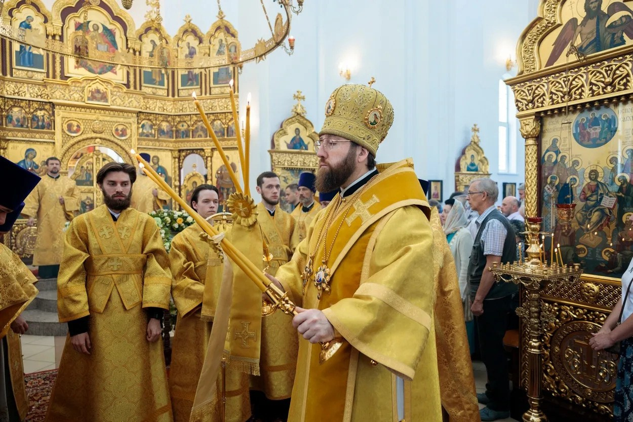 МИТРОПОЛИТ ИГНАТИЙ СОВЕРШИЛ БОЖЕСТВЕННУЮ ЛИТУРГИЮ В ХРАМЕ СВЯТОГО ВЕЛИКОМУЧЕНИКА ГЕОРГИЯ ПОБЕДОНОСЦА. Саратовское Северо-Западное благочиние