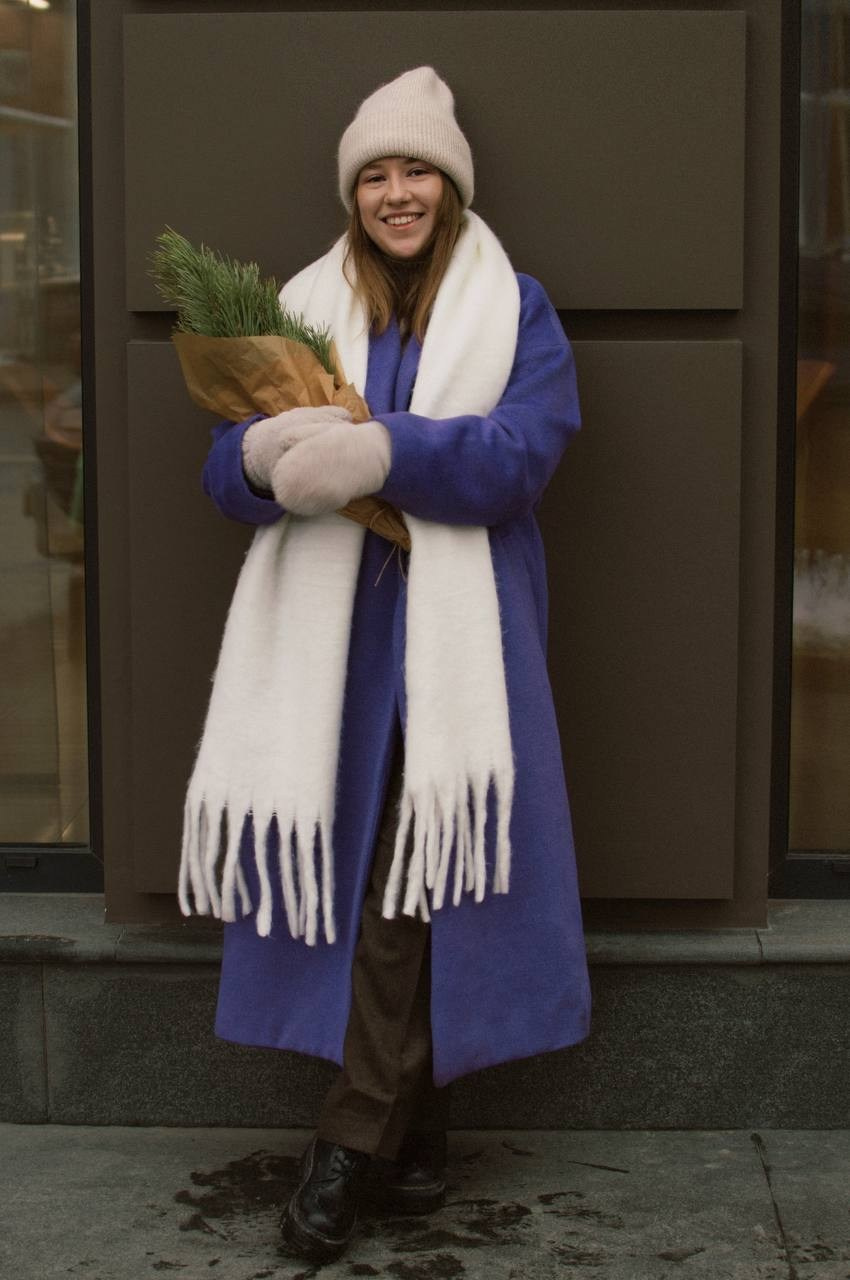 Фотосессия с еловыми ветками