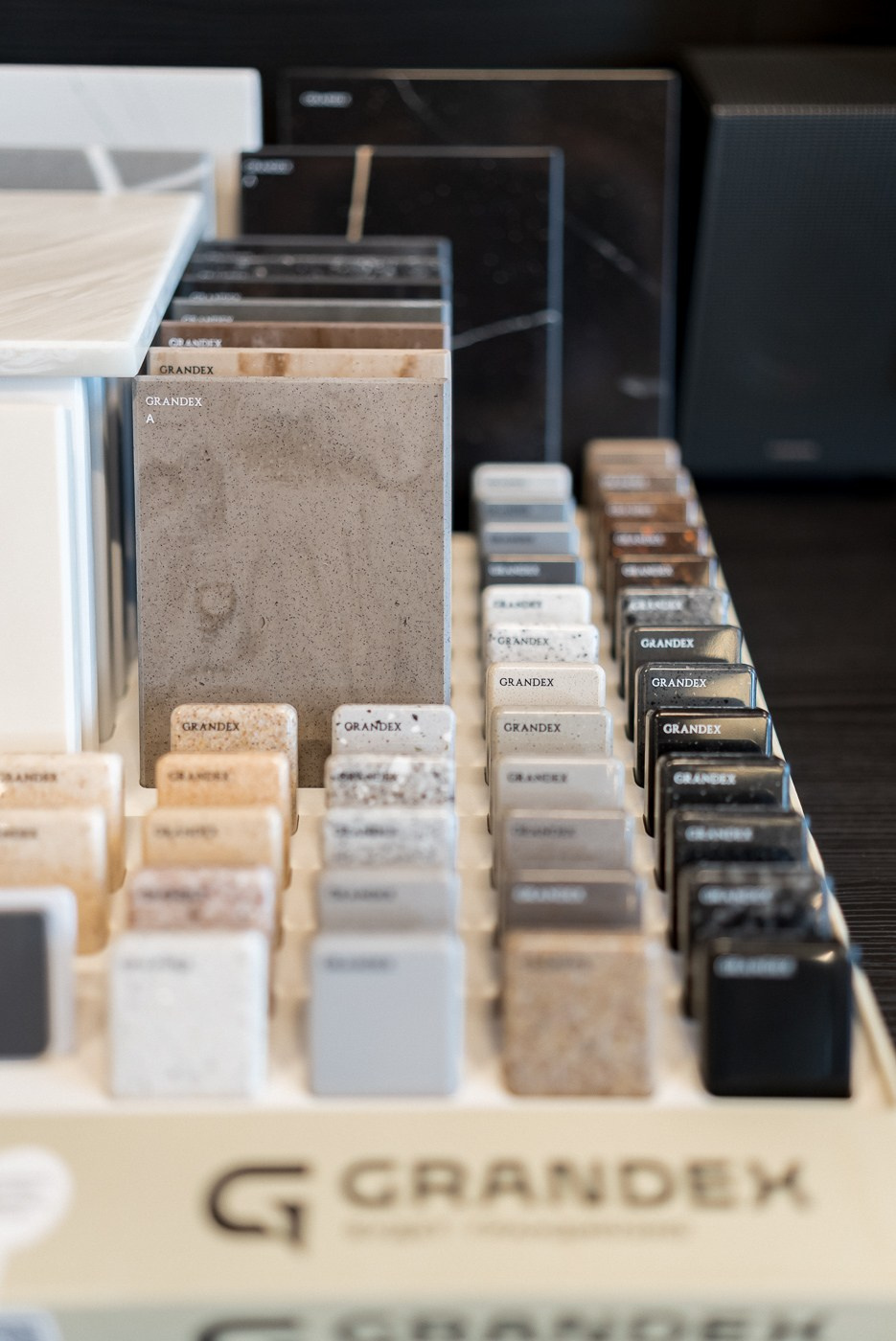 Презентация компании INTERSTONE — производителя и поставщика кварцевого камня, акрилового камня и широкоформатных керамических плит. ВУД ТВОРЕЦ мебельная фабрика|ТВОРЕЦ студия мебели