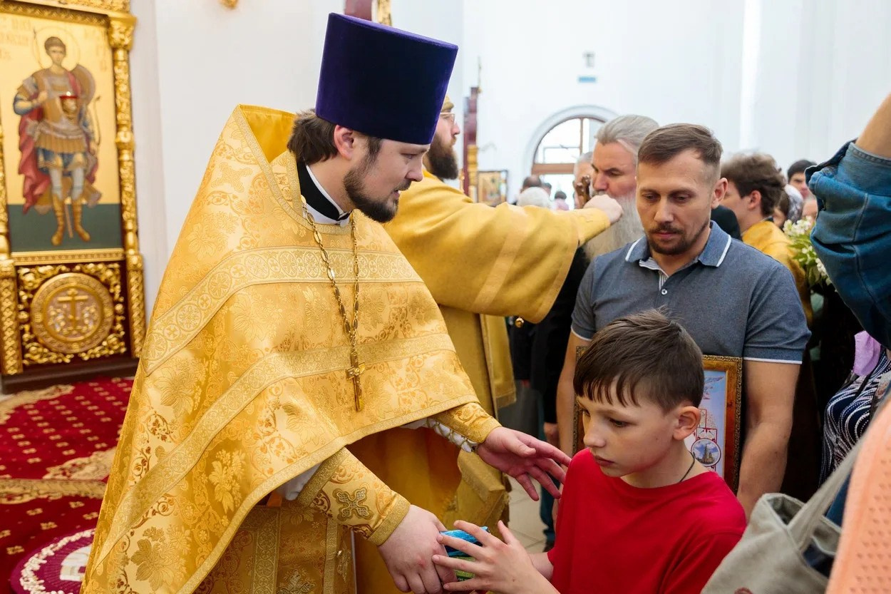 МИТРОПОЛИТ ИГНАТИЙ СОВЕРШИЛ БОЖЕСТВЕННУЮ ЛИТУРГИЮ В ХРАМЕ СВЯТОГО ВЕЛИКОМУЧЕНИКА ГЕОРГИЯ ПОБЕДОНОСЦА. Саратовское Северо-Западное благочиние