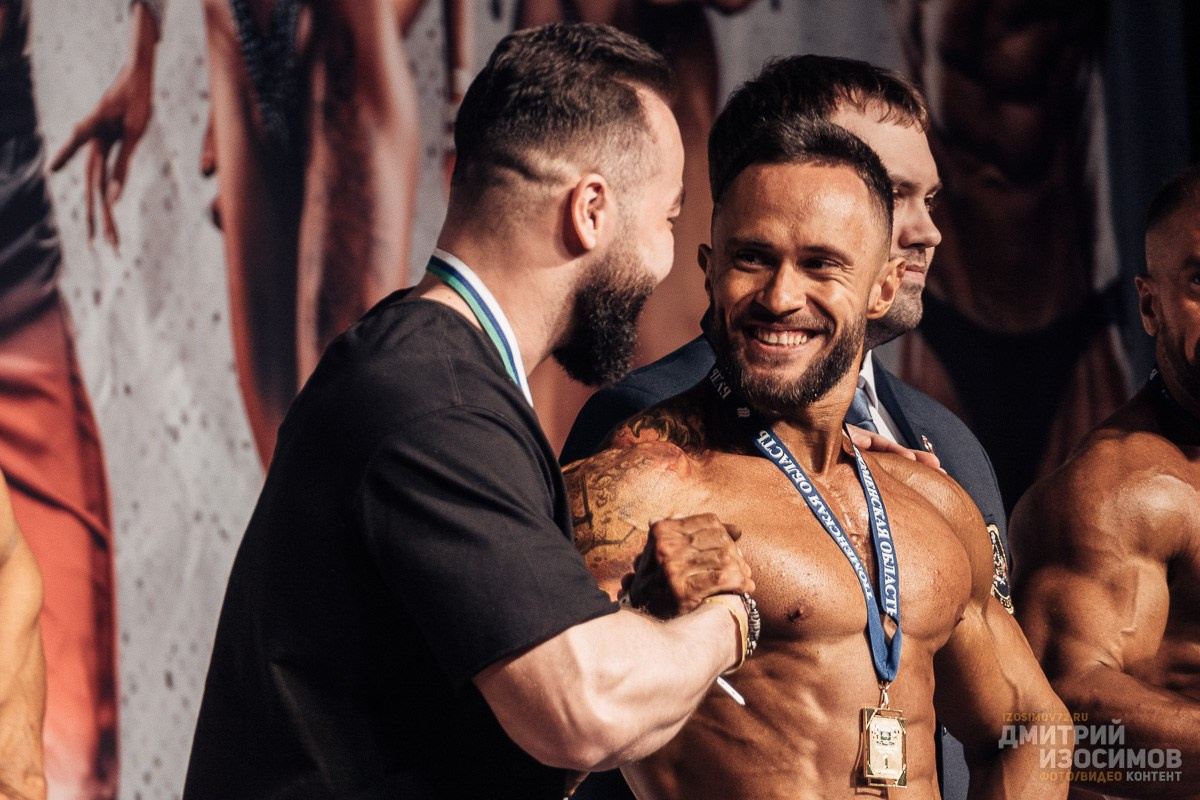 Соревнование по бодибилдингу