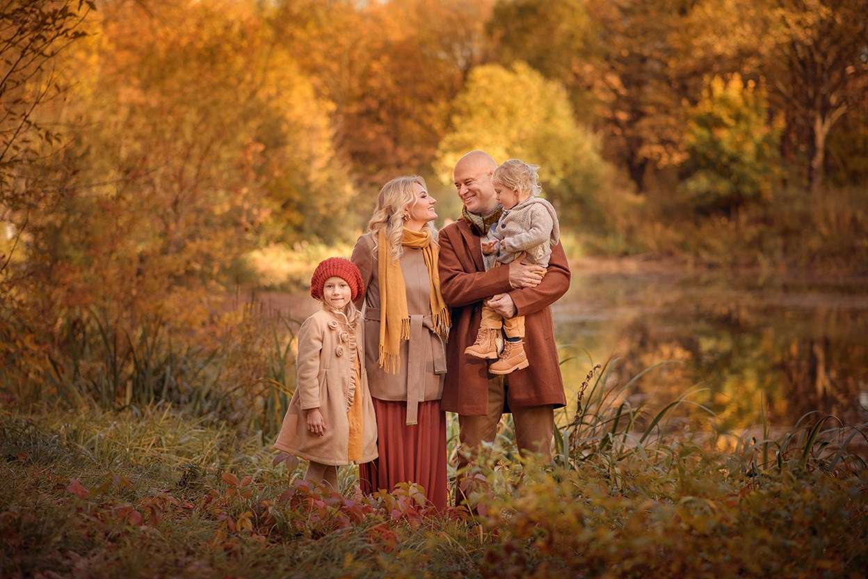 Семейная фотосессия в Ботаническом саду, фотосессия золотой осенью в парке Москвы, семейный фотограф, фотосессия в Ботаническом саду, фотосессия на природе