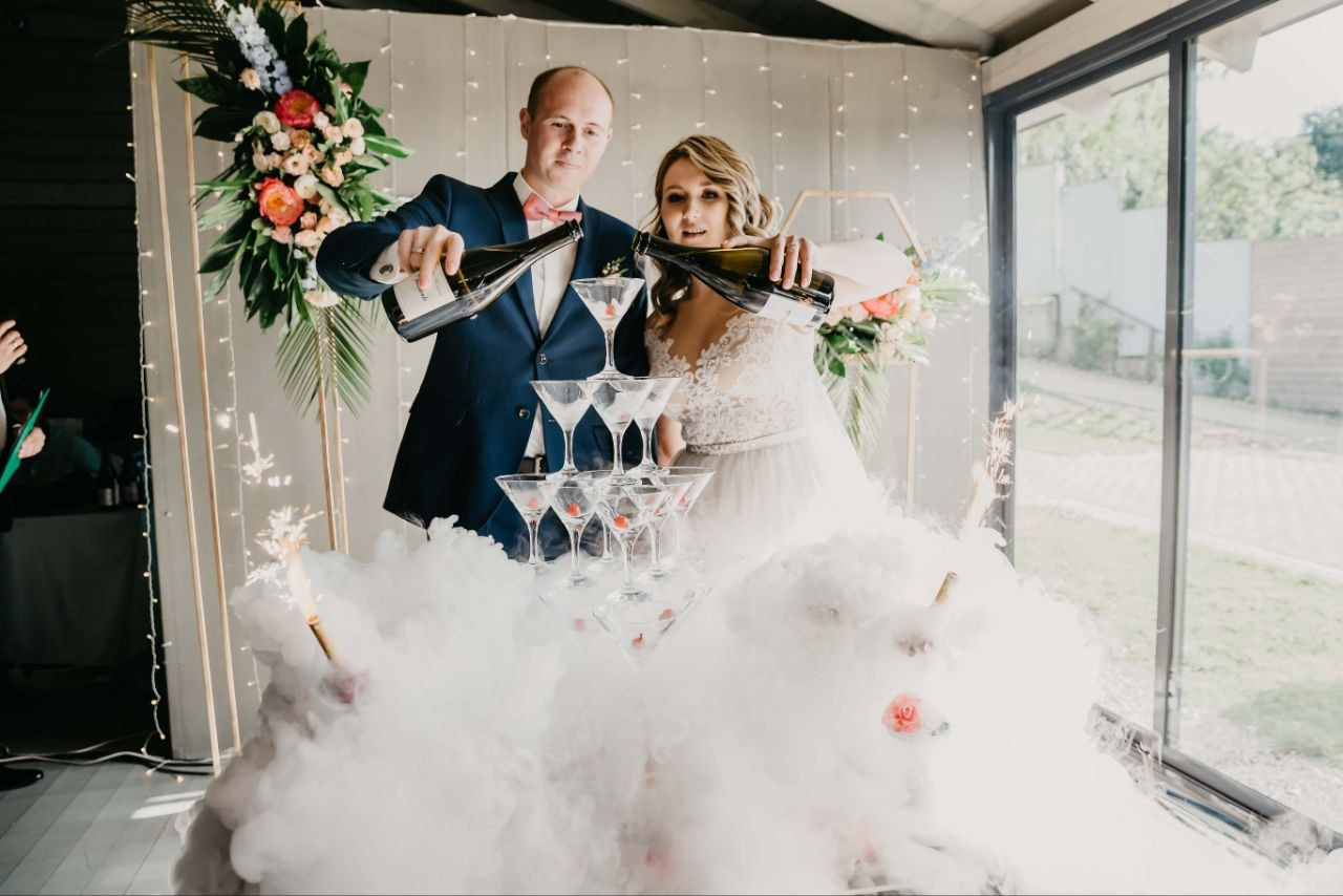 Ведущий + диджей + 1 из 8 моих услуг в подарок!