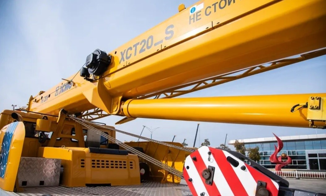 Автокран XCMG XCT20 S. Продажа надежной спецтехники от компании СТИ в г. Новосибирск
