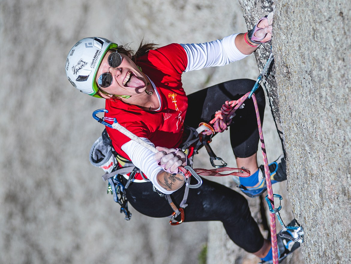 Women’s mountaineering in Russia. “Steel Angel”: women’s climbing award