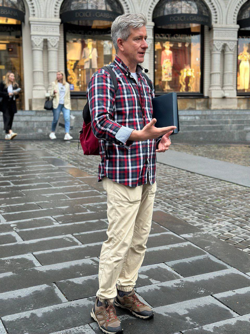 Роман Кирпичев - экскурсовод по Москве. П&П — Полезное с Приятным. Фотоэкскурсии — Москва на память. Экскурсовод и фотограф в Москве. Увези столицу в своём альбоме!