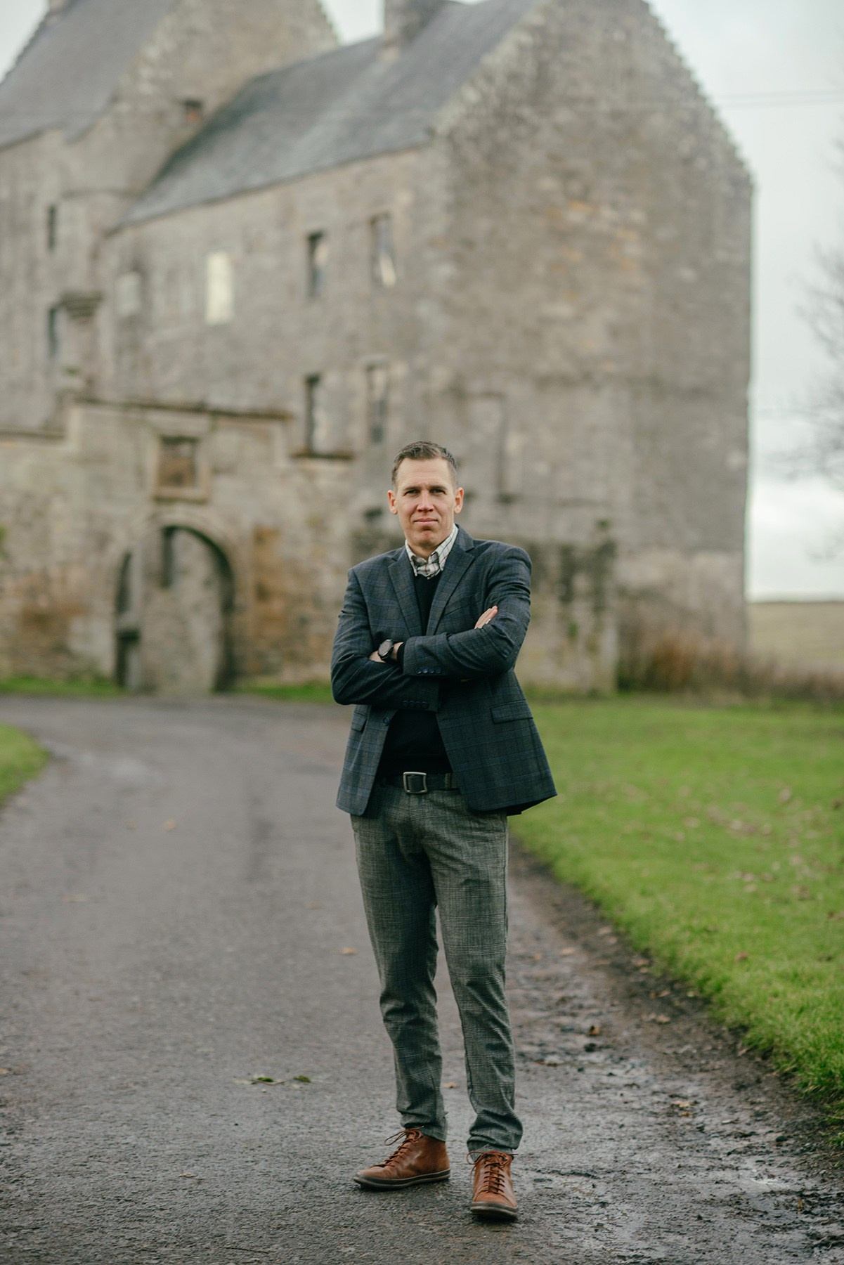 man in Scotland, photo shoot at the castle
