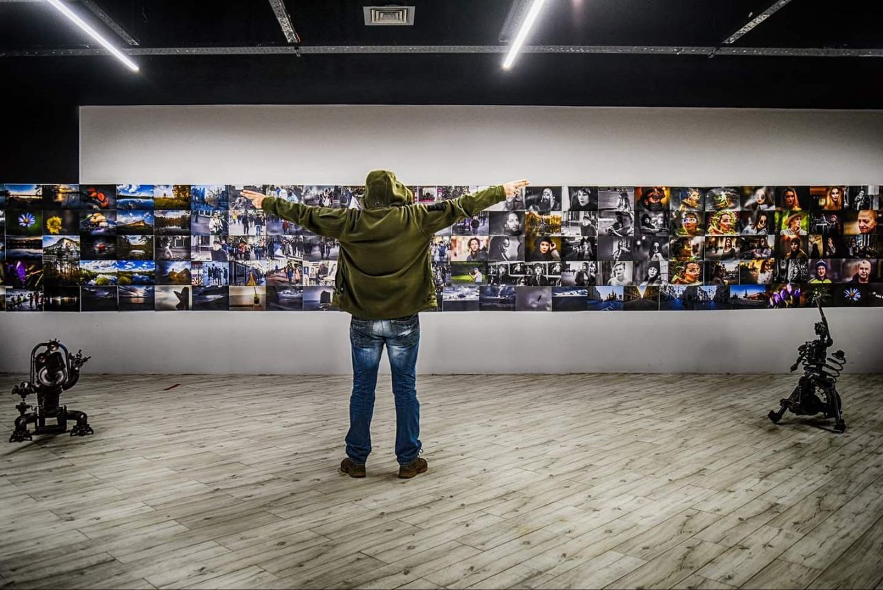 Персональная выставка авторской фотографии Романа Адлера "Добро пожаловать в Новый Мир". Фотопроект "Путь" / "The Way" 15 декабря 2021 - 20 февраля 2022 года