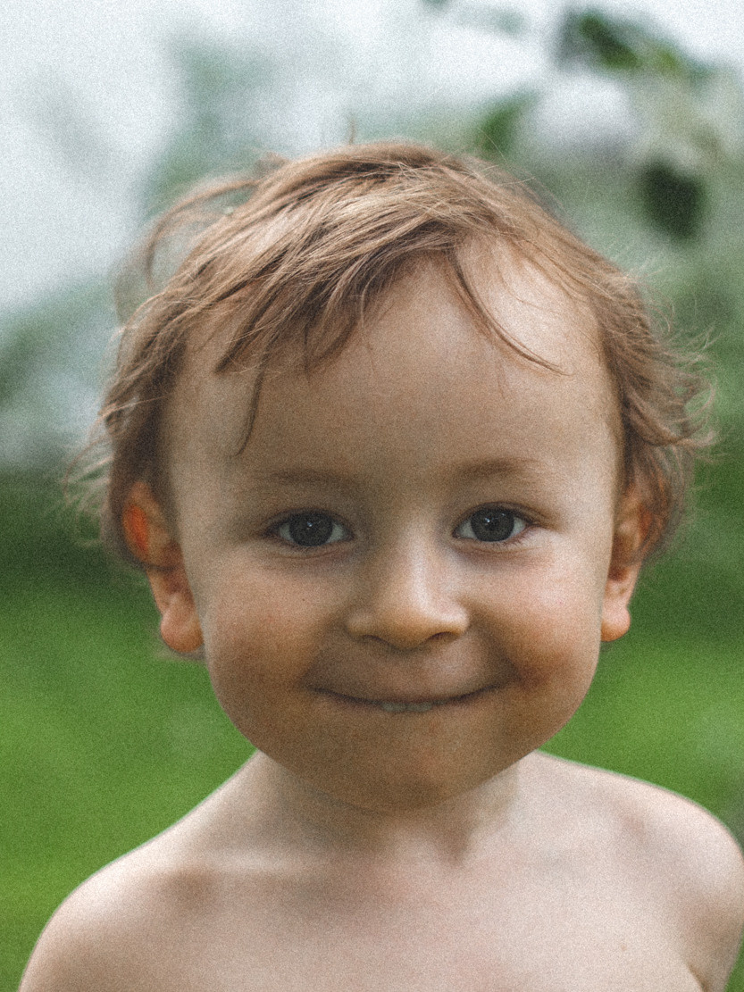 Под яблоней в нашем саду. Света Полетаева Москва