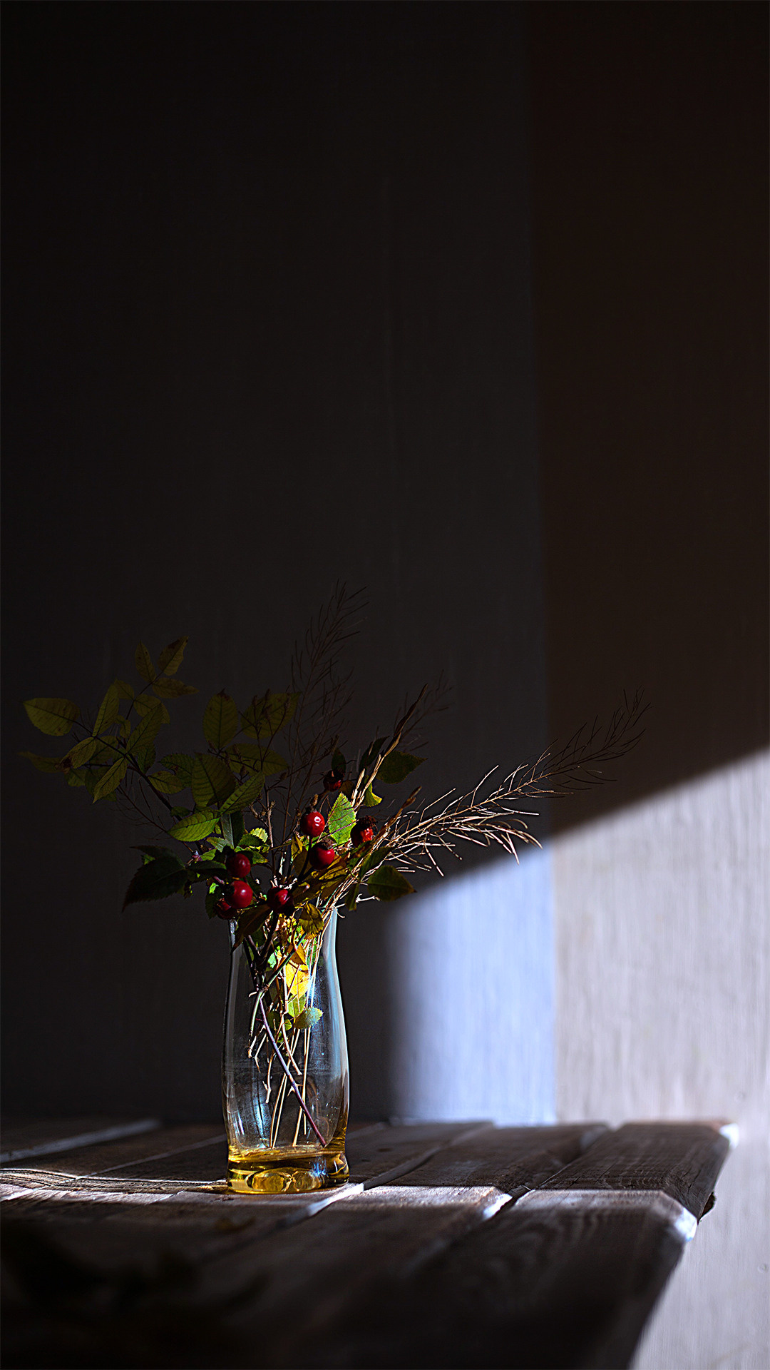 Цветы, которые принимают участие в фудфото. Cake food photo