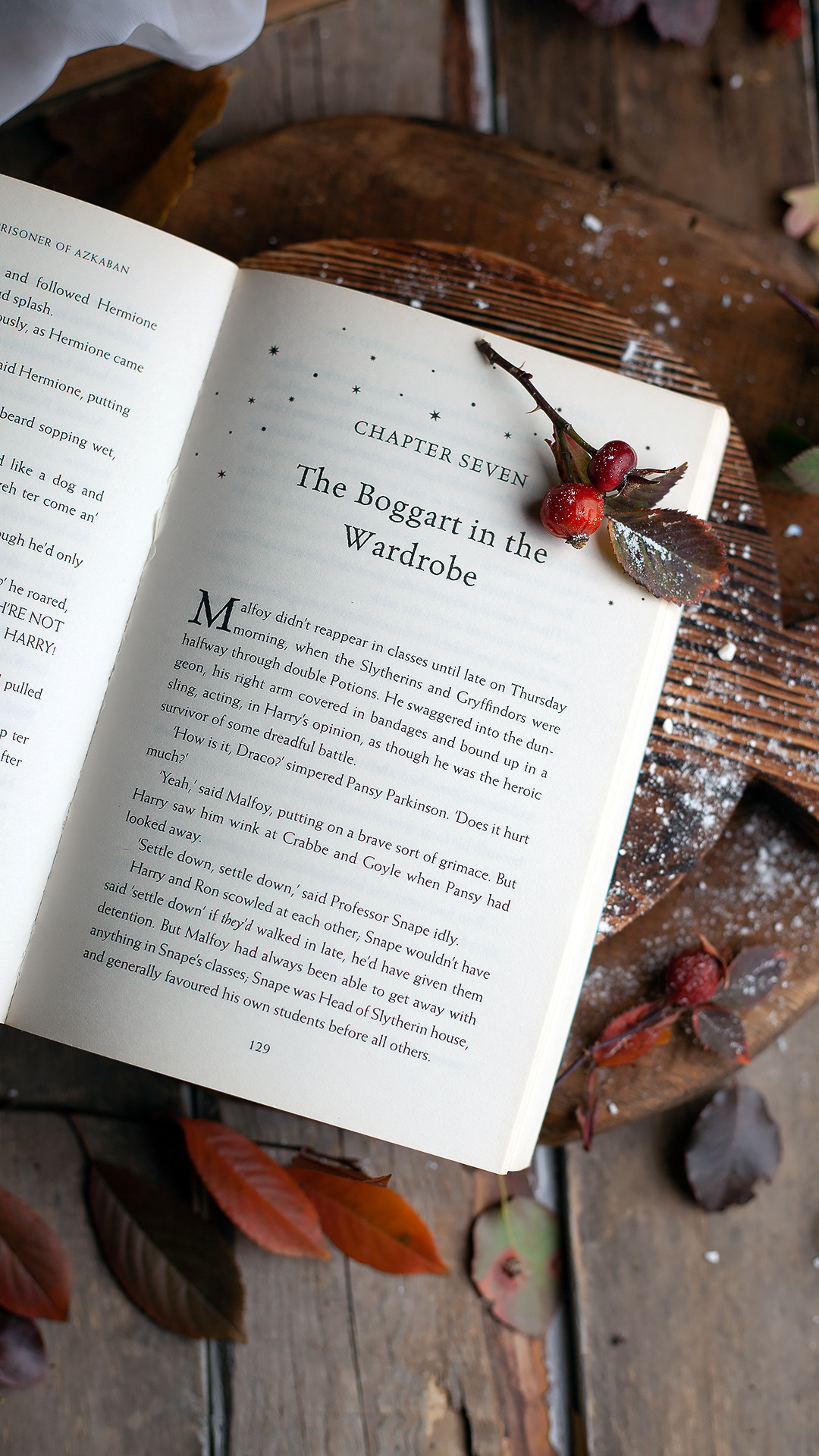 Цветы, которые принимают участие в фудфото. Cake food photo