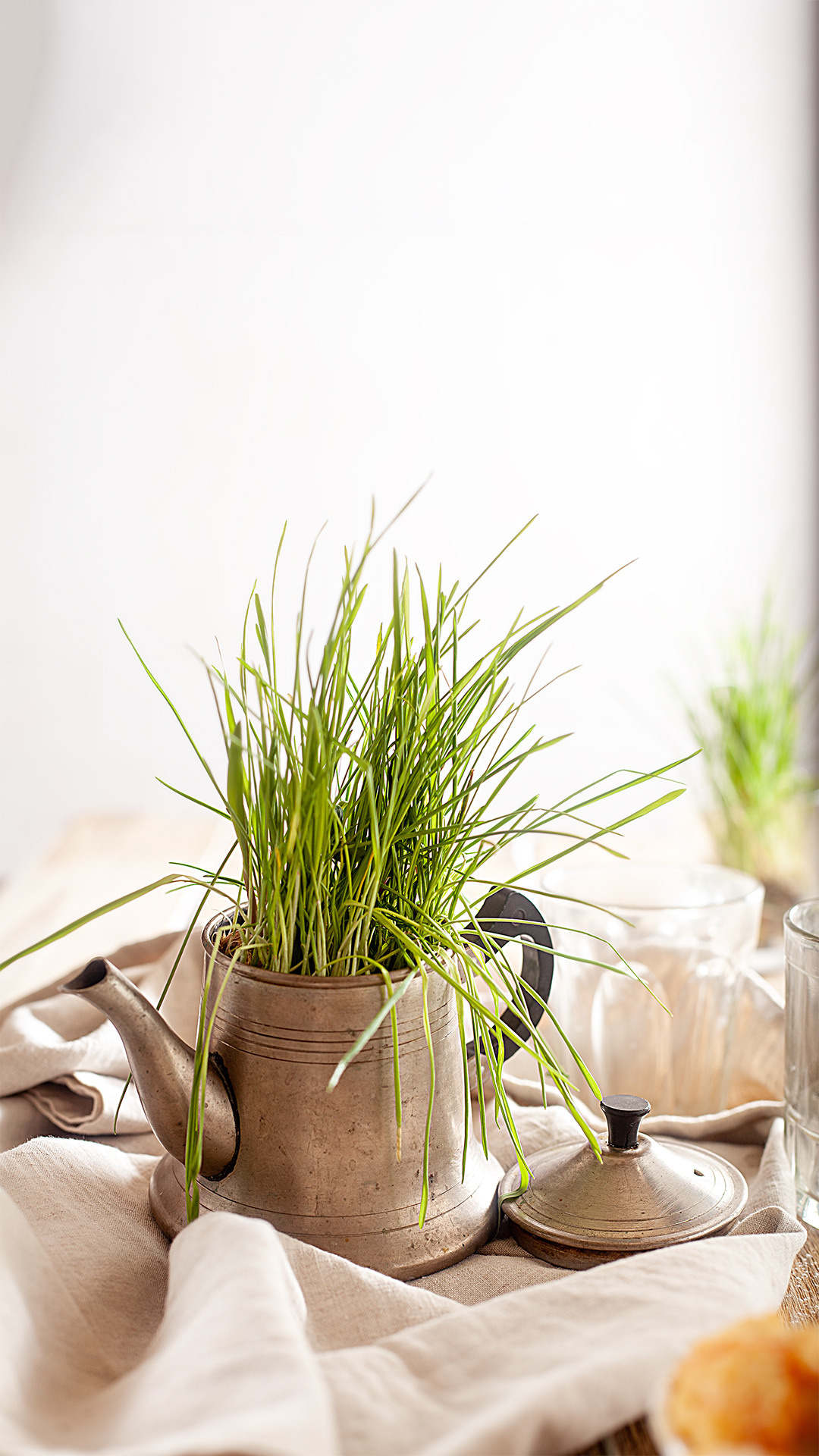 Цветы, которые принимают участие в фудфото. Cake food photo