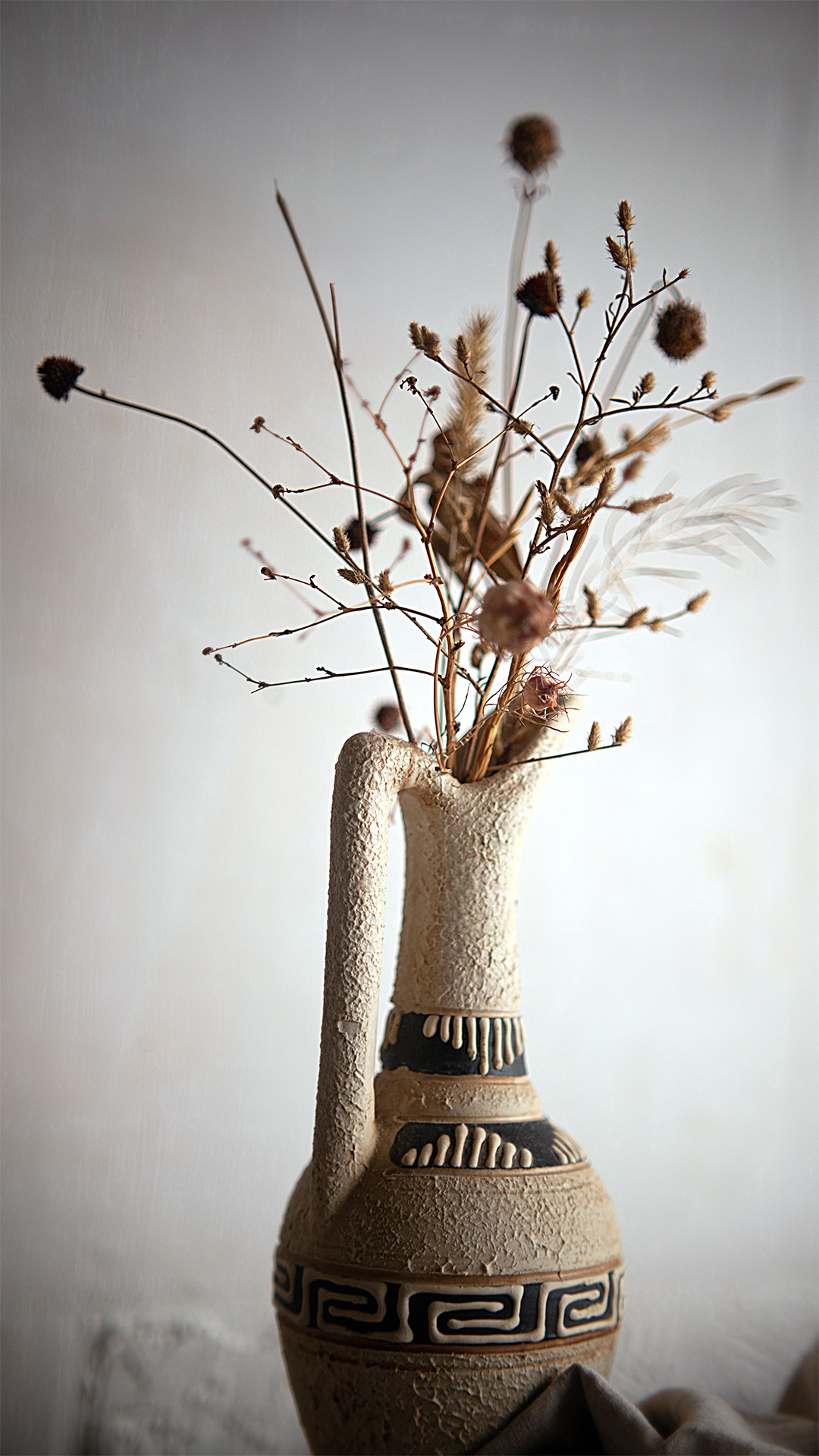 Цветы, которые принимают участие в фудфото. Cake food photo