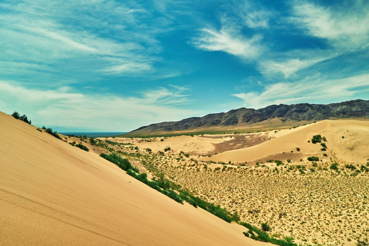 Экскурсия и тур на Поющий Бархан Алтын Эмель из Алматы
