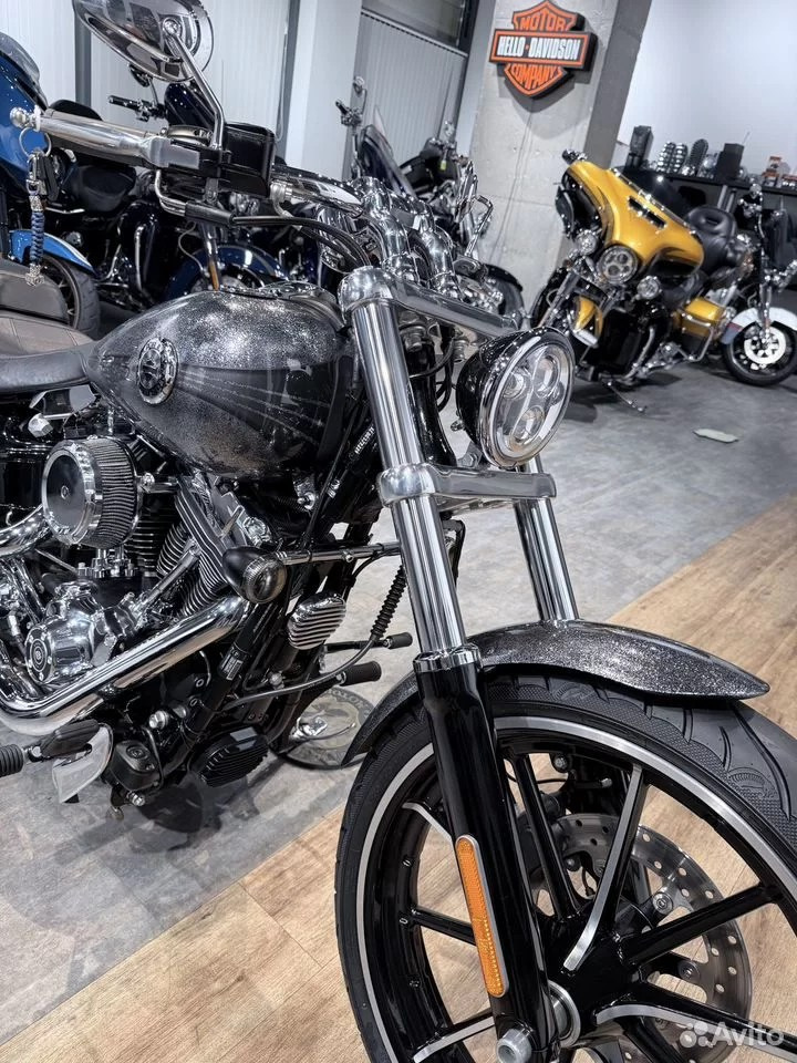 Купить Harley-Davidson Breakout ABS Hard Candy Custom (Softail/Dyna) — подробнее на сайте. Hello Davidson, Москва. Только хорошие мотоциклы…