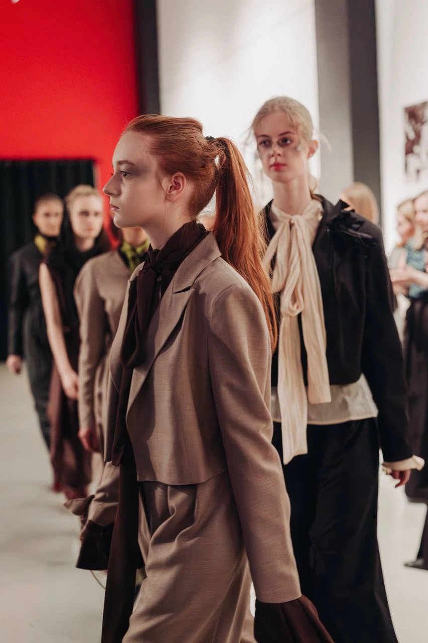 TM young. Модельная школа для детей и взрослых TOP MODEL FAMILY в Санкт-Петербурге