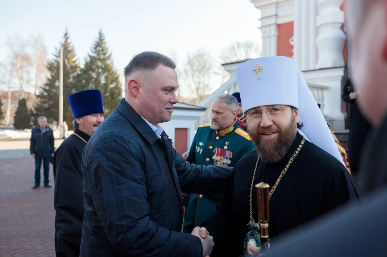 МИТРОПОЛИТ ИГНАТИЙ СОВЕРШИЛ БОЖЕСТВЕННУЮ ЛИТУРГИЮ В ПОКРОВСКОМ СОБОРЕ. Саратовское Северо-Западное благочиние