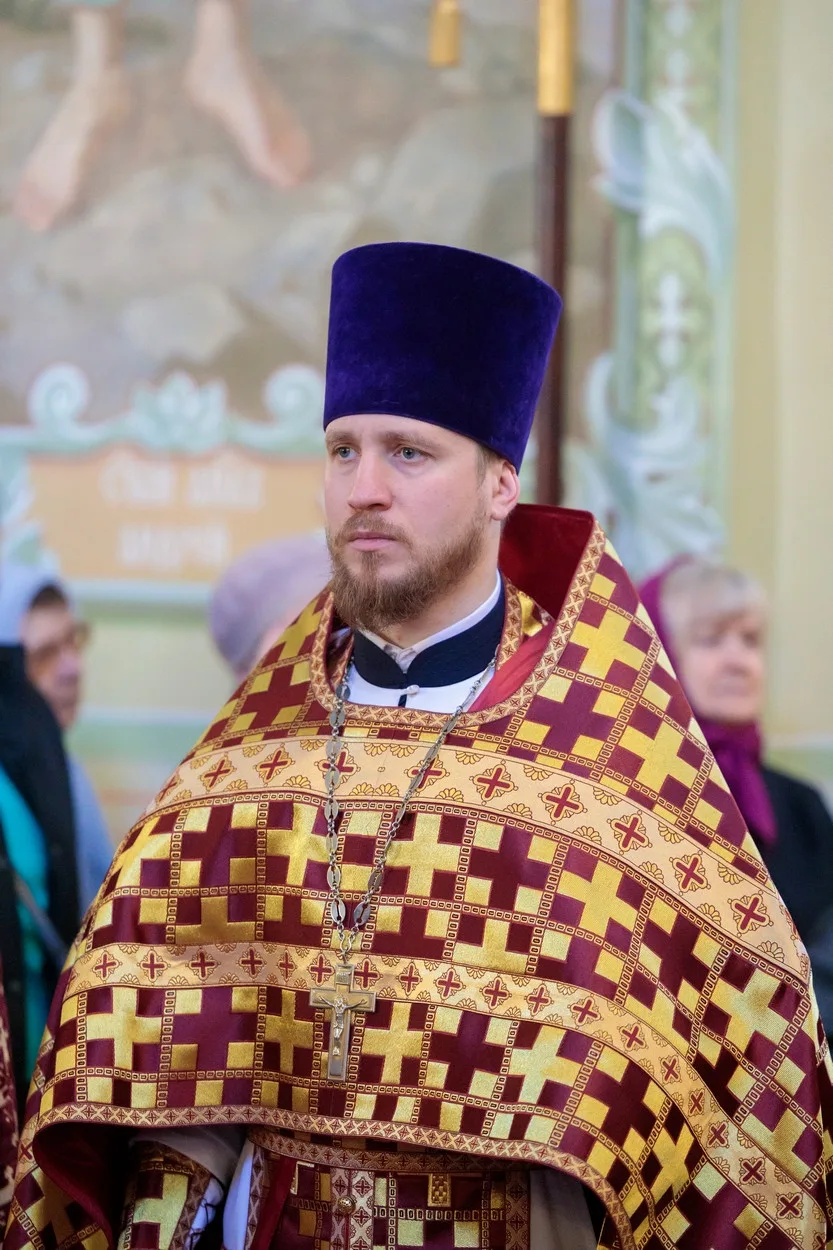 МИТРОПОЛИТ ИГНАТИЙ СОВЕРШИЛ БОЖЕСТВЕННУЮ ЛИТУРГИЮ В ПОКРОВСКОМ СОБОРЕ. Саратовское Северо-Западное благочиние