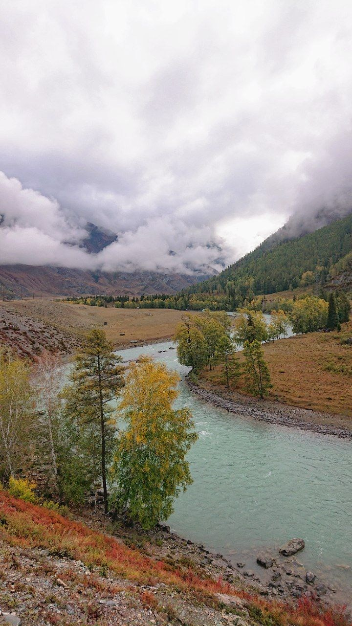 Это не фотошоп. Я видел это в горах Алтая. Семоха Валерий. Фотограф