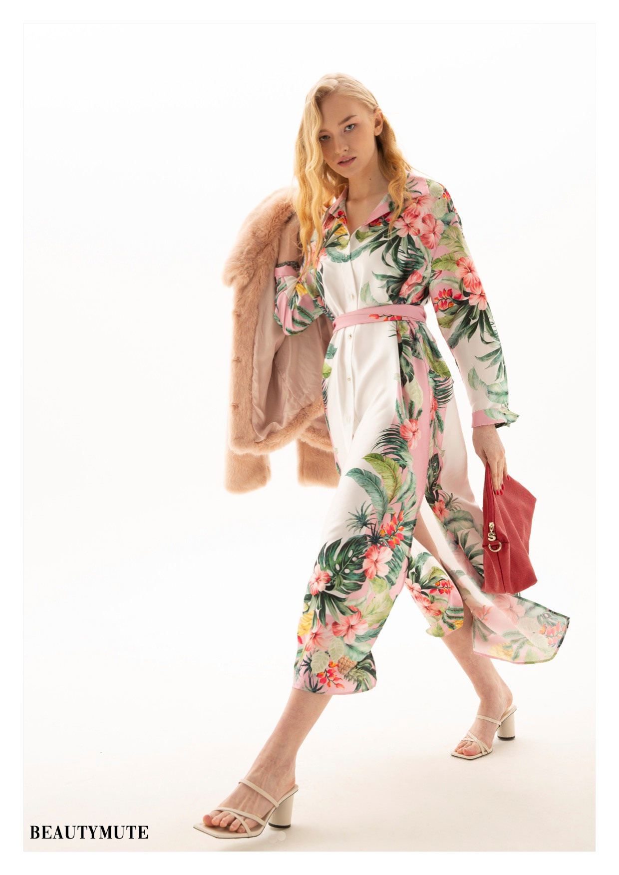 Cover editorial story. BEAUTY Mute Magazine. France. Визуальный художник Лиана Даренская, Москва