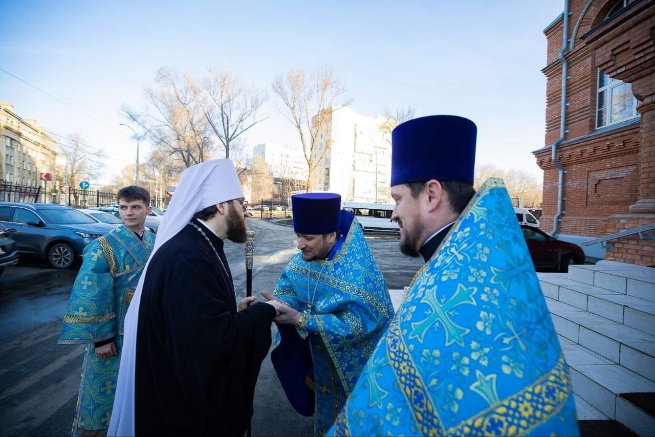 Благочинный Северо-западного округа храма принял участие в Архиерейском Богослужении В Николо-Тихвинском Соборном храме Г. САРАТОВА. Саратовское Северо-Западное благочиние