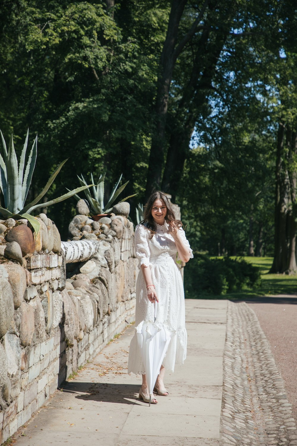 Лавстори в Петергофе, где прогуляться Петергоф, свадьба в Петергофе, как записаться в загс Петергоф, красивые места для свадьбы, фотограф на свадьбу, свадебный фотограф в Петергофе, прогулка,