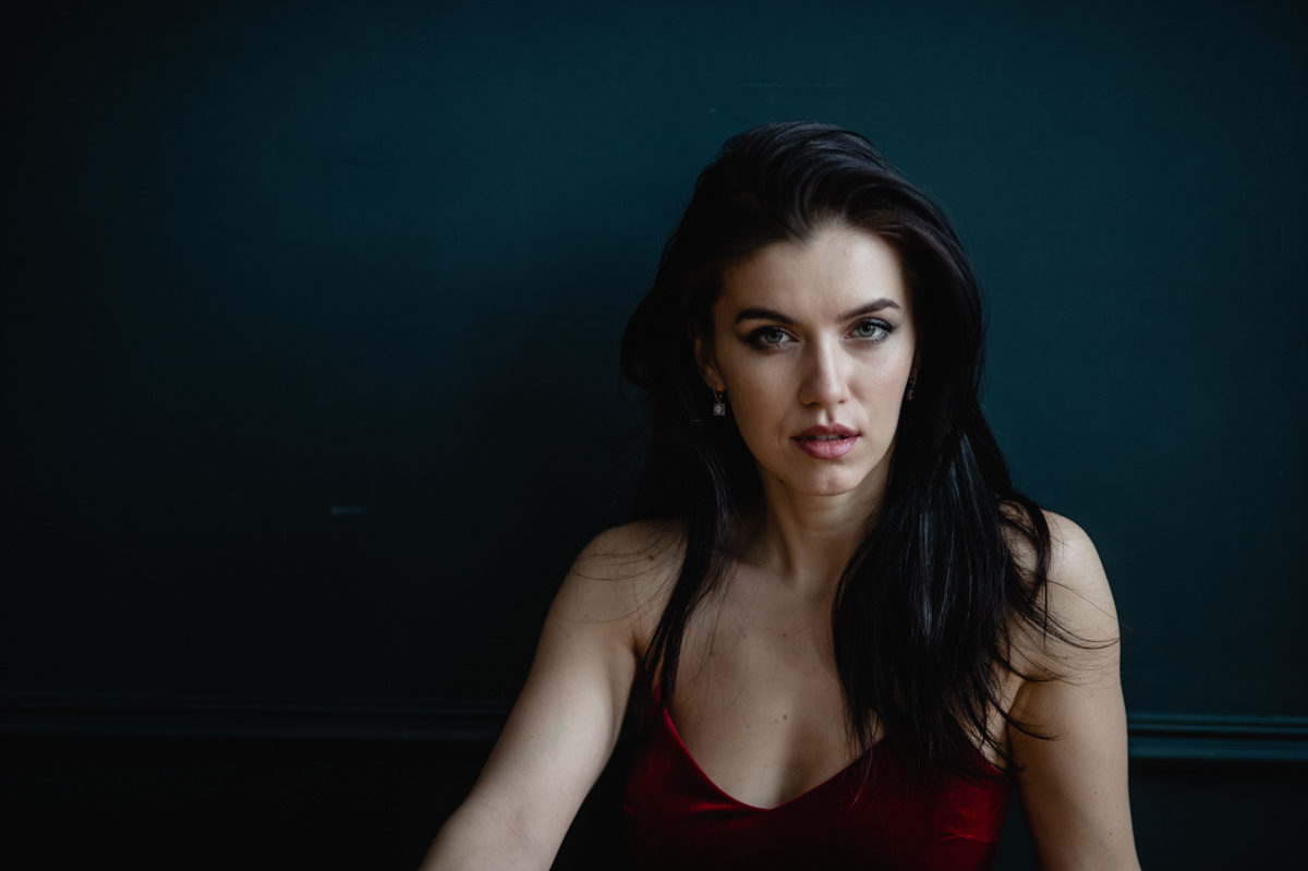 Марина индивидуальная фотосессия в студии. Портретный фотограф в Москве, Московской области. Деловой портрет