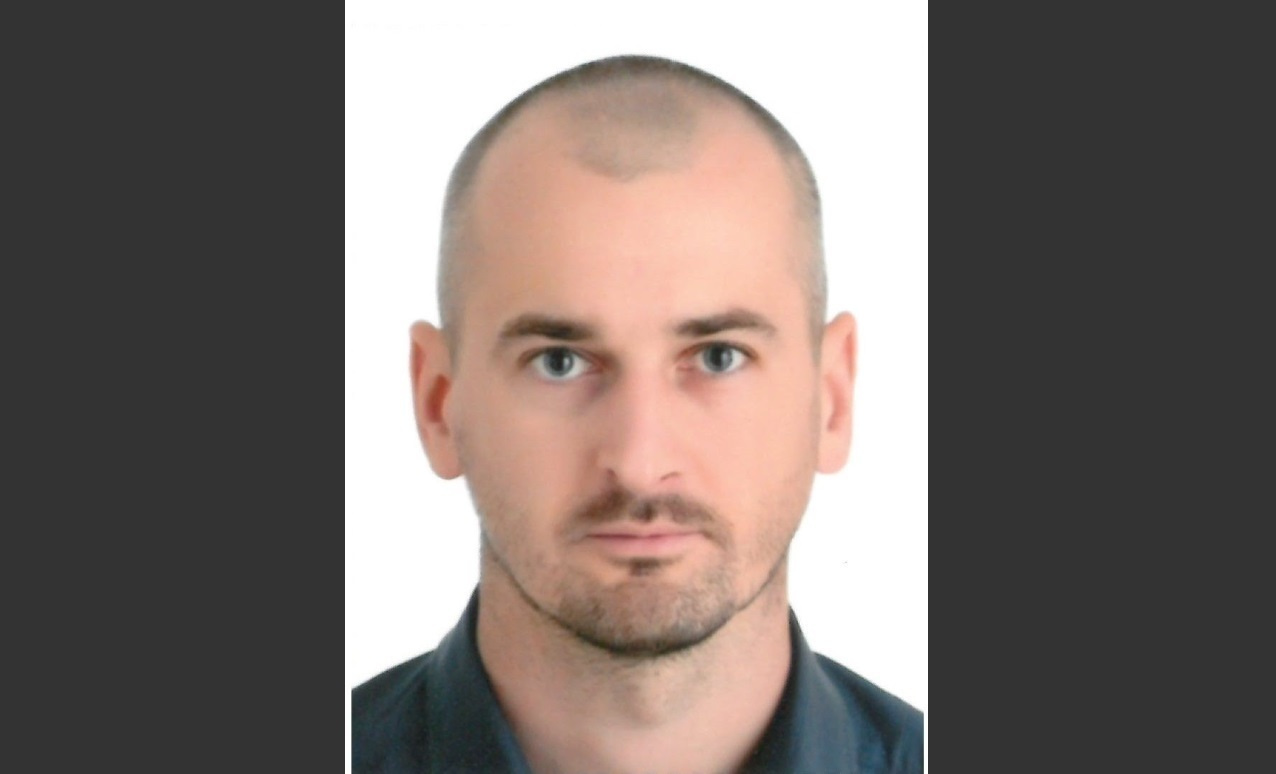Originally templated (2018). Künstler Verstecktoff