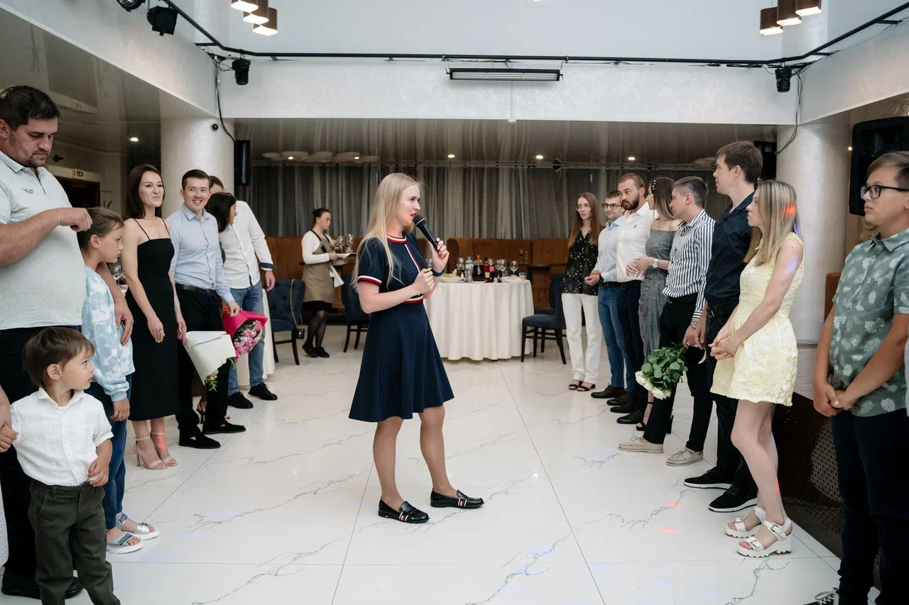 Ведущая на свадьбу Мария Снегур. Ведущий, Тамада, DJ, фото в Перми. Хорошее настроение