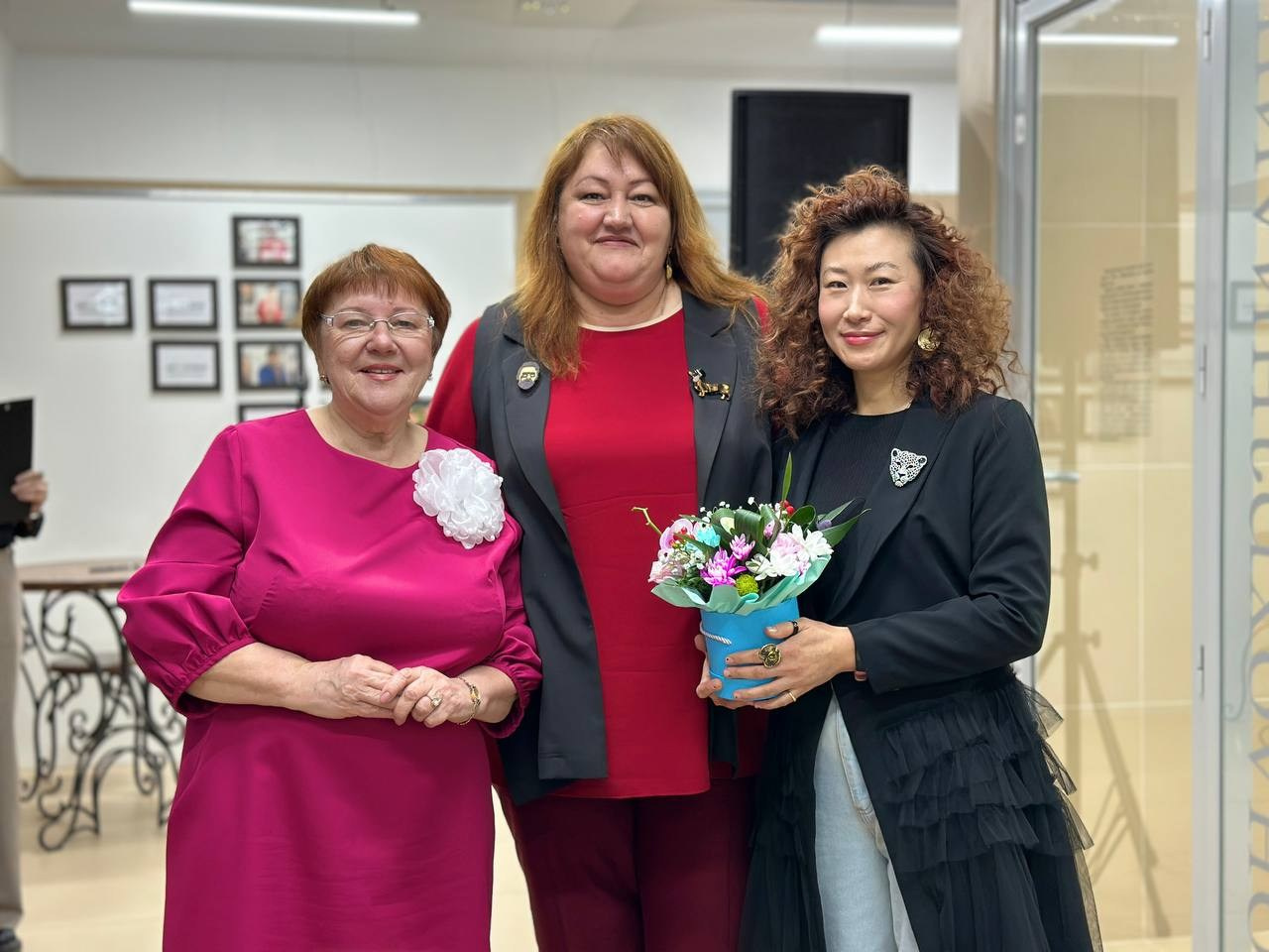 20.03 — 10.05. 2025 Персональная выставка «Меховые цветы и…» в галерее «Художественная фабрика», г. Южно-Сахалинск. Художник, фотограф с Сахалина Ирина Тен