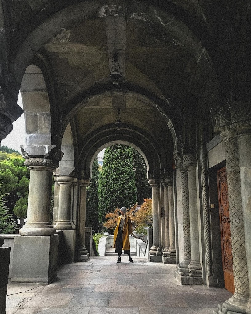 Локации для фотосессии в Ялте. Профессиональная фотосъемка в Крыму. Натуральные эмоции и живые кадры. Забронируйте дату прямо сейчас!