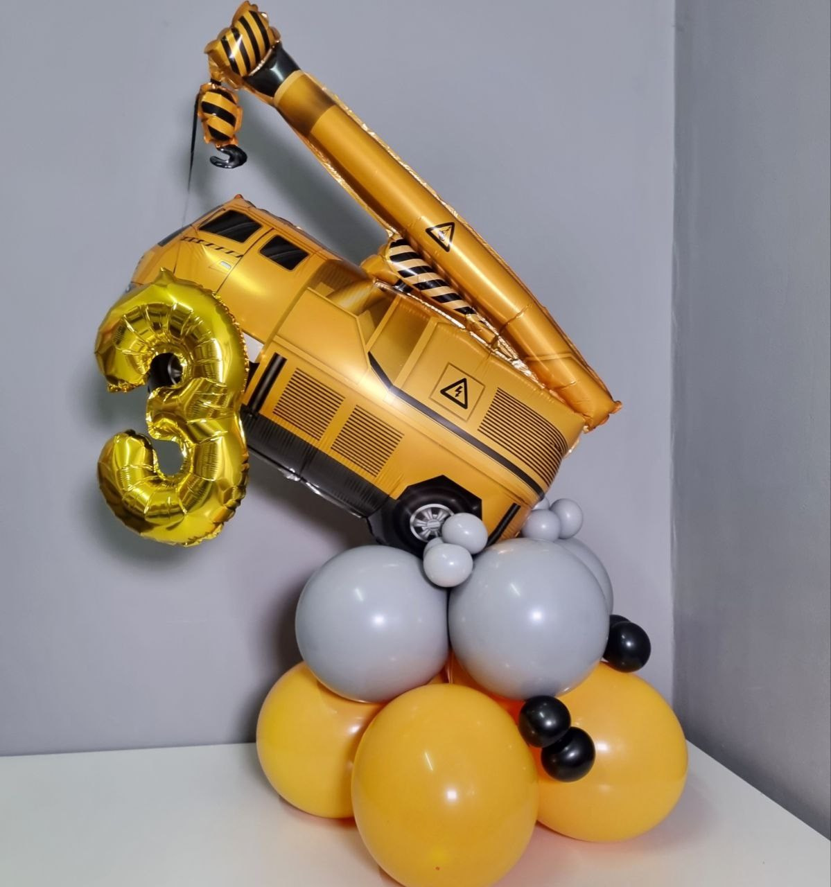 Композиции напольные. Шары с гелием, фотозоны Нови Сад Белград. Balone i dekoracije od balona Novi Sad Beograd