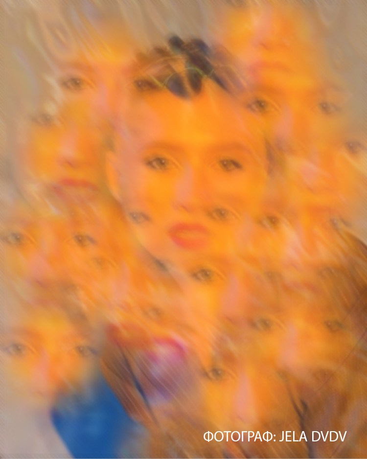 Le reality — фотограф, модель, обучающая позированию