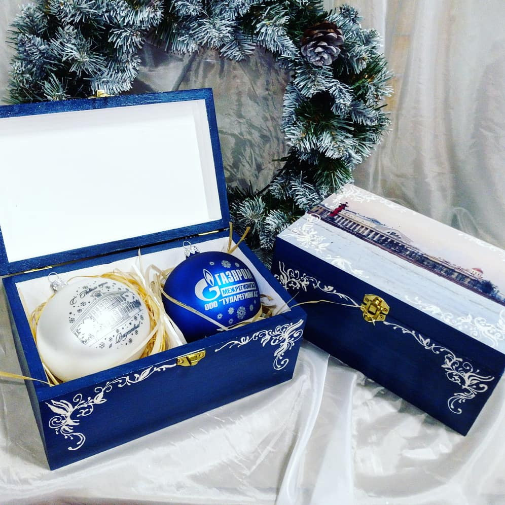 Елочный шар с росписью-Ваш лучший подарок на Новый Год. Арт-вечеринки и мастер-классы в Москве для взрослых и детей