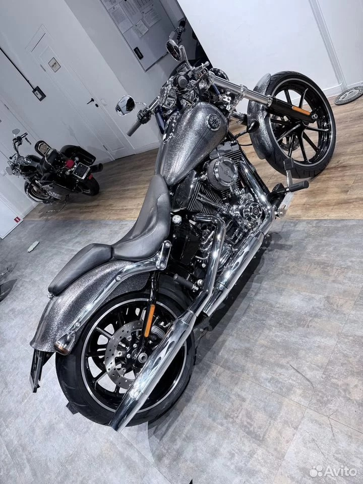 Купить Harley-Davidson Breakout ABS Hard Candy Custom (Softail/Dyna) — подробнее на сайте. Hello Davidson, Москва. Только хорошие мотоциклы…