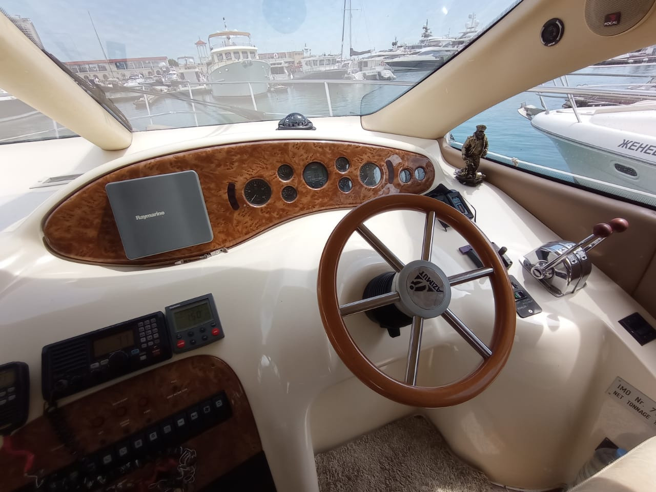 Двухпалубные яхты в Сочи. Аренда Яхт и Катеров в Сочи